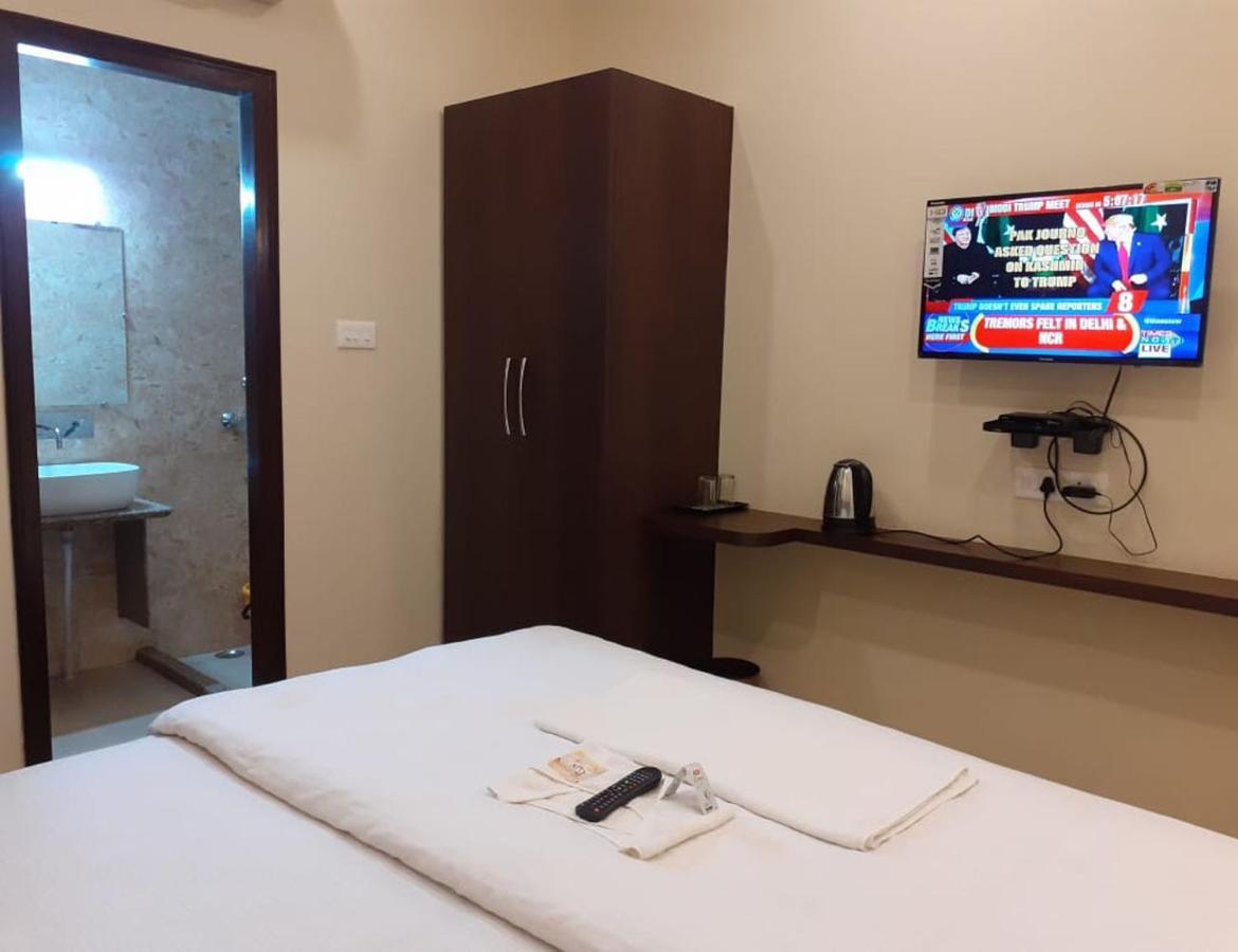 Hotel Artika Inn Varanasi Exterior foto